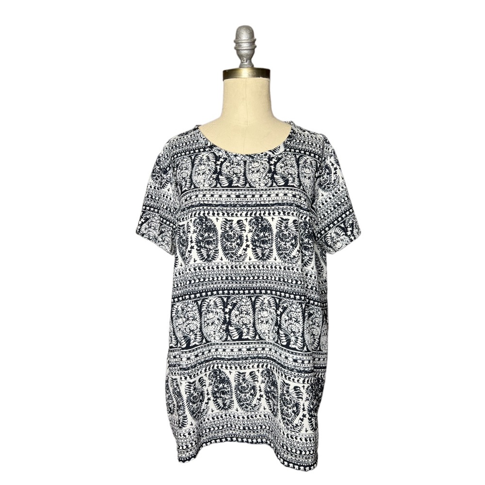 Old Navy Paisley Short Sleeved Blouse size L